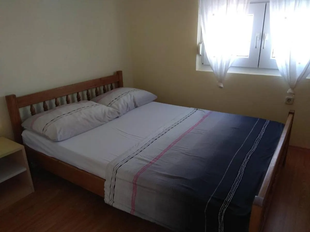Apartment Bucic Vir